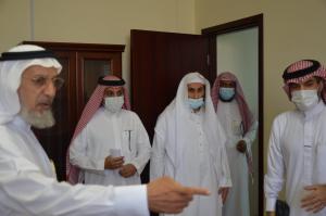 UQU President Visits the College of Judicial Studies and Regulations